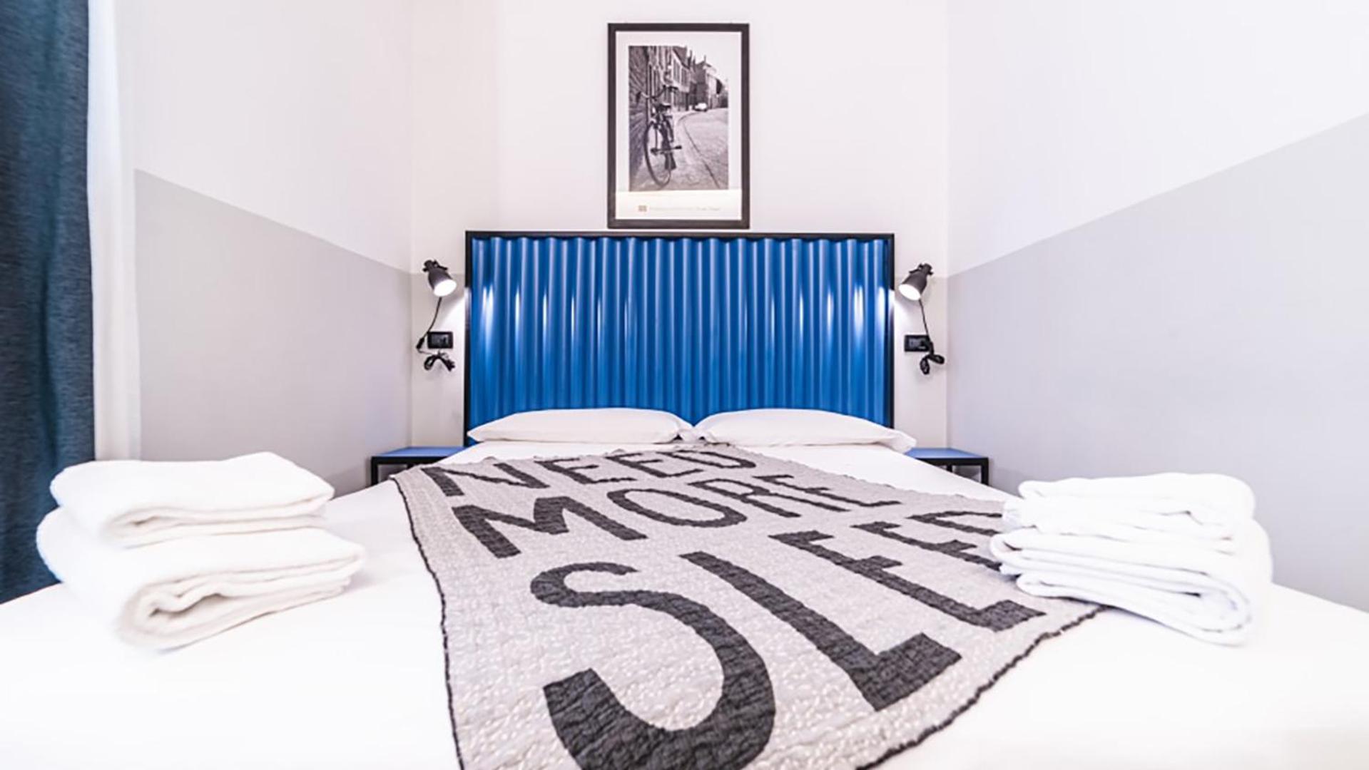 Yellowsquare Hostel